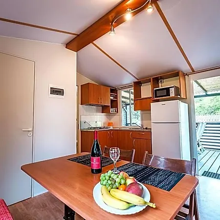 Tatil parkı Mobile Homes Comfort Capri Bijela Uvala Poreč