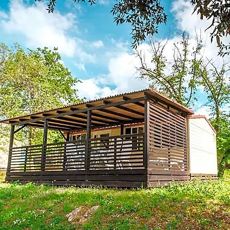 Prázdninový areál Mobile Homes Comfort Capri Bijela Uvala 4*