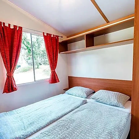 Tatil parkı Mobile Homes Comfort Capri Bijela Uvala 4*
